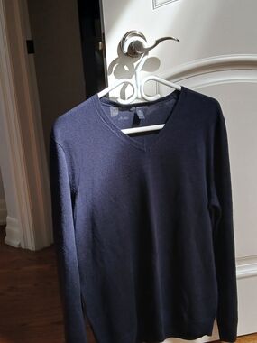 GAP Men's V-Neck Sweater - Navy Blue